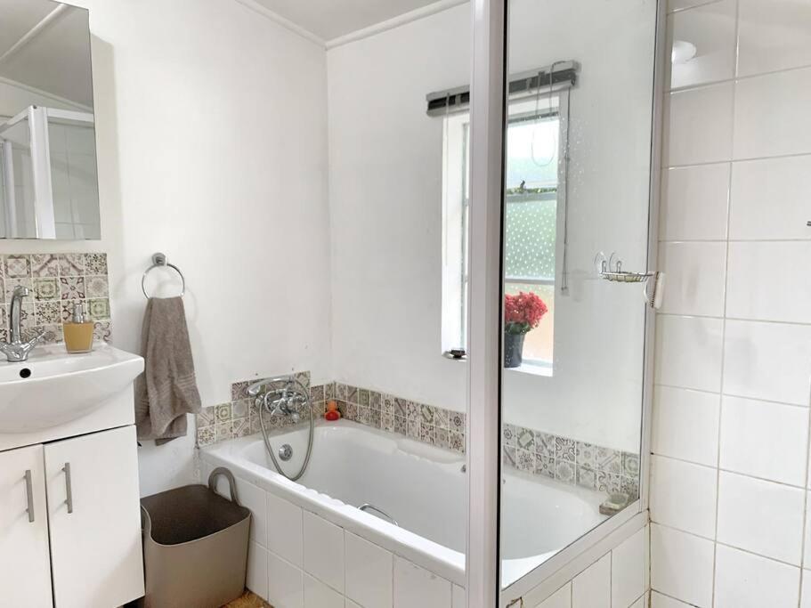 The Town House - Lower Knysna Central Экстерьер фото