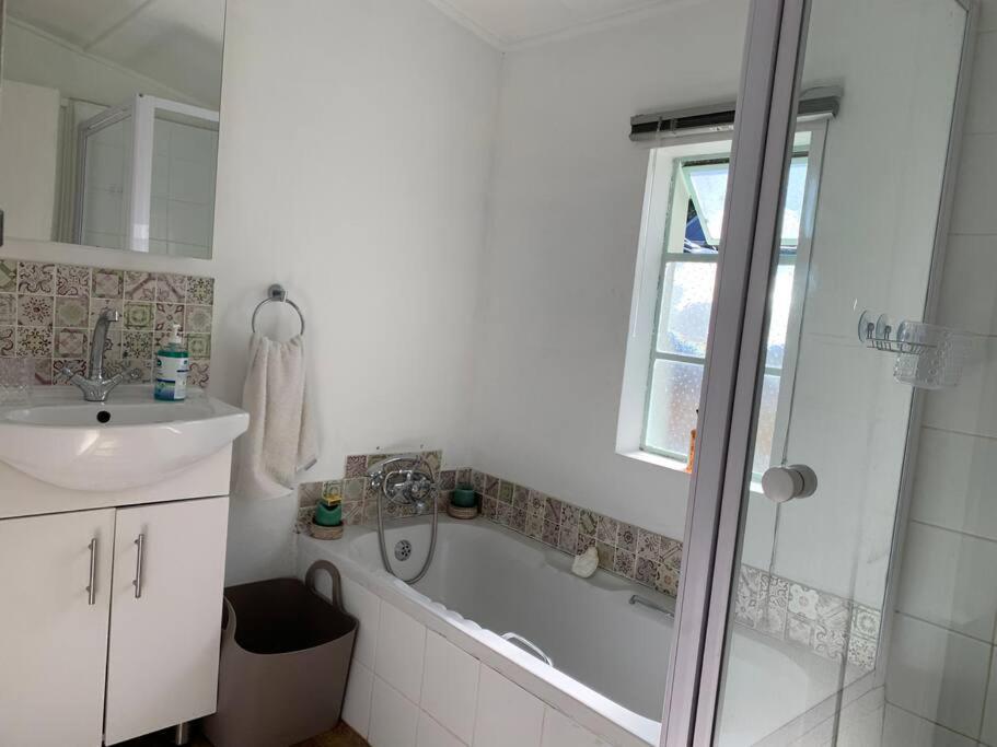 The Town House - Lower Knysna Central Экстерьер фото