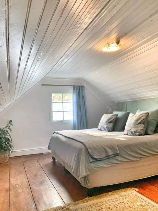 The Town House - Lower Knysna Central Экстерьер фото